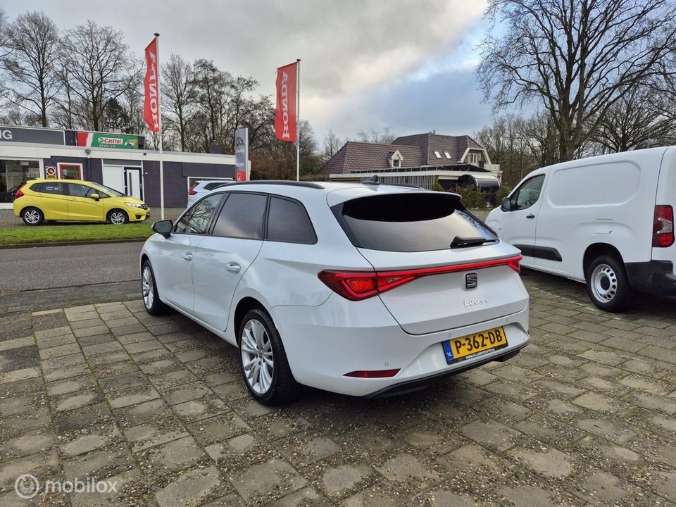 SEAT Leon Sportstourer 1.5 eTSI Automaat, Business Intense