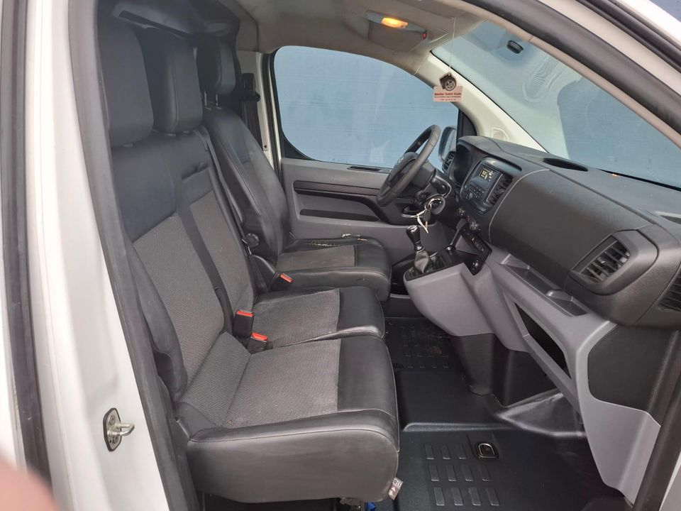 Toyota ProAce Worker 1.6 D-4D Cool Comfort Long L3H1 / AIRCO / CRUISE CONTROLE / KASTEN INRICHTING / EURO 6