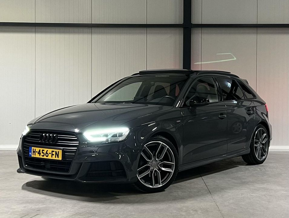 Audi A3 Sportback 35 TFSI S-line Pano Black Optic RS-stoelen