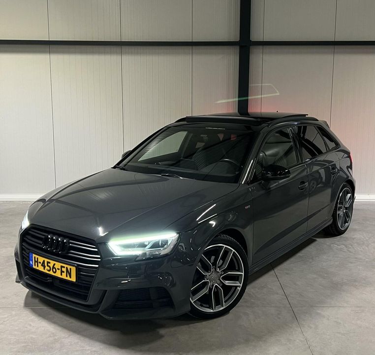 Audi A3 Sportback 35 TFSI S-line Pano Black Optic RS-stoelen