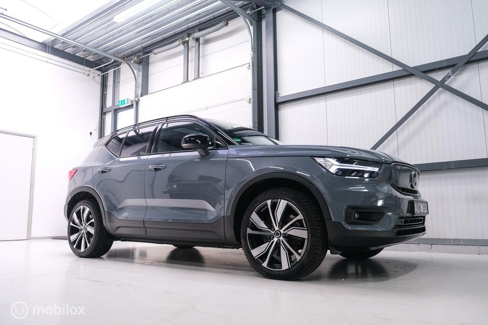 Volvo XC40 Recharge P8 AWD R-Design | 360 cam | Panorama | Leder alcantara | DAB | LED | Stoel en stuurwiel verwarming | Adaptive | NL auto