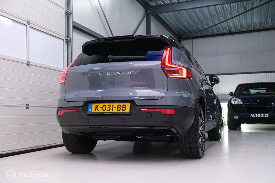 Volvo XC40 Recharge P8 AWD R-Design | 360 cam | Panorama | Leder alcantara | DAB | LED | Stoel en stuurwiel verwarming | Adaptive | NL auto