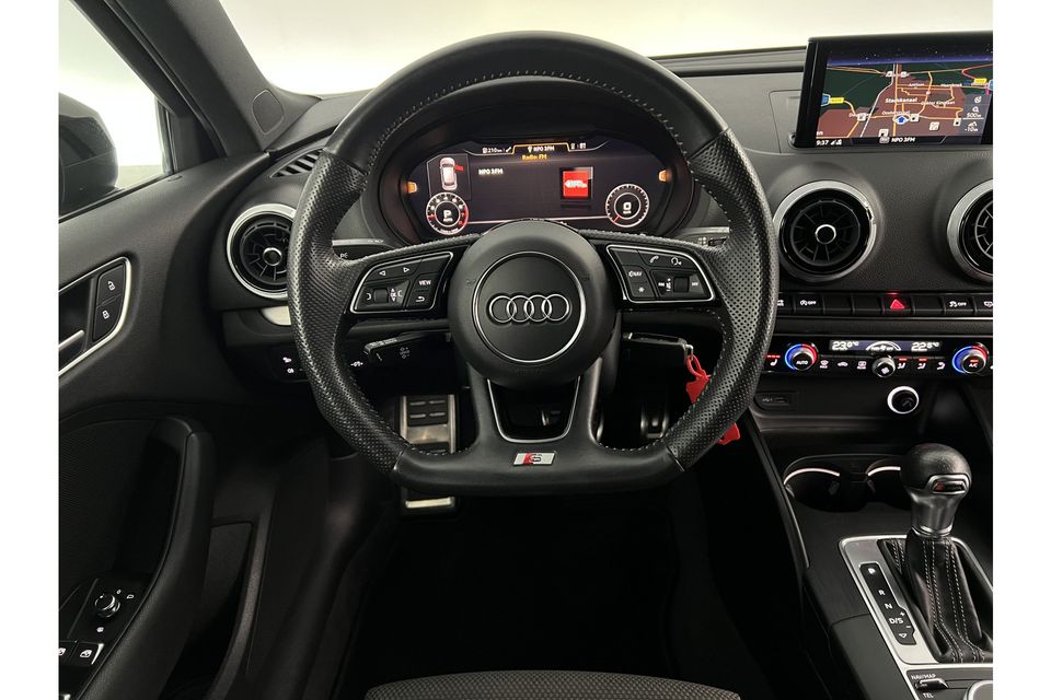 Audi A3 35 TFSI Black Optic S-Line 150PK Automaat LED Carplay Clima Cruise Stoelverwarming Navi Virtual PDC 18"LMV