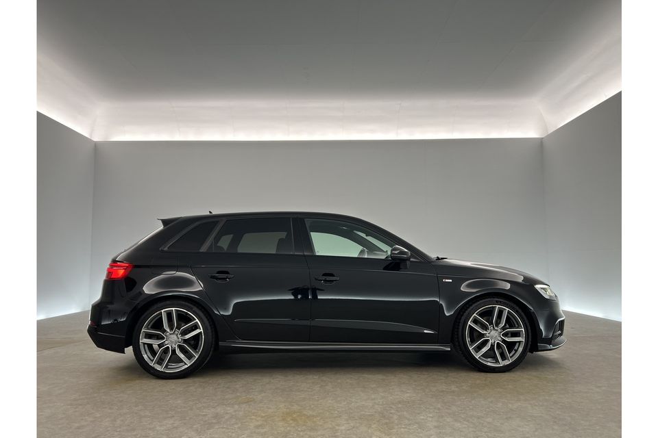 Audi A3 35 TFSI Black Optic S-Line 150PK Automaat LED Carplay Clima Cruise Stoelverwarming Navi Virtual PDC 18"LMV