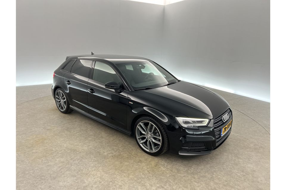 Audi A3 35 TFSI Black Optic S-Line 150PK Automaat LED Carplay Clima Cruise Stoelverwarming Navi Virtual PDC 18"LMV