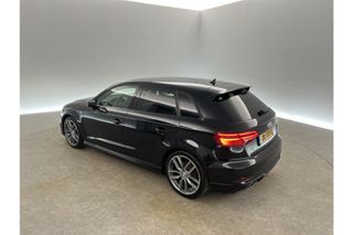 Audi A3 35 TFSI Black Optic S-Line 150PK Automaat LED Carplay Clima Cruise Stoelverwarming Navi Virtual PDC 18"LMV