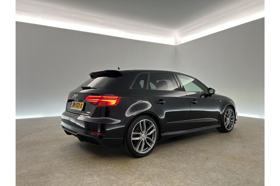 Audi A3 35 TFSI Black Optic S-Line 150PK Automaat LED Carplay Clima Cruise Stoelverwarming Navi Virtual PDC 18"LMV