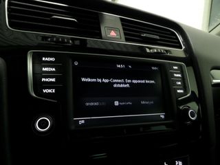 Volkswagen Golf 1.2 TSI DSG R-Line Connected "Origineel NL!" Apple-Carplay Xenon-LED Massage, van 2e eigenaar in uniek mooie staat