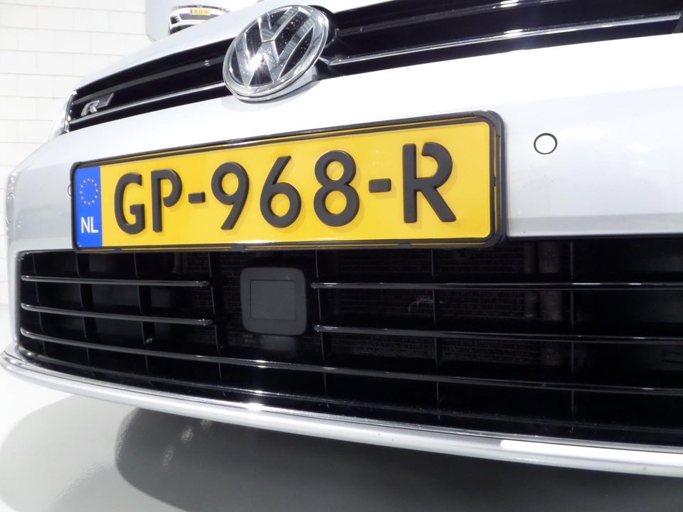 Volkswagen Golf 1.2 TSI DSG R-Line Connected "Origineel NL!" Apple-Carplay Xenon-LED Massage, van 2e eigenaar in uniek mooie staat