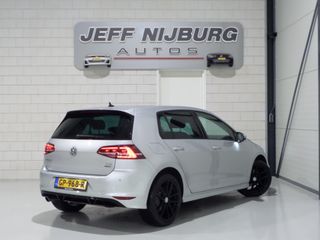 Volkswagen Golf 1.2 TSI DSG R-Line Connected "Origineel NL!" Apple-Carplay Xenon-LED Massage, van 2e eigenaar in uniek mooie staat