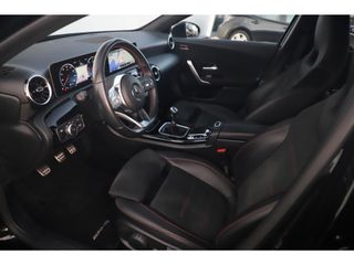 Mercedes-Benz A-Klasse 160 D AMG Night Widescreen Half Leder Sportstoelen Stoelverwarming Full LED 18 inch Navigatie Camera Stoelverwarming