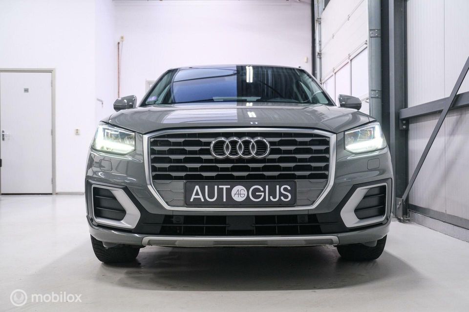 Audi Q2 30 TFSI epic 116 pk | LED lampen | DAB radio | Quantum Grey | NL auto | BTW auto |