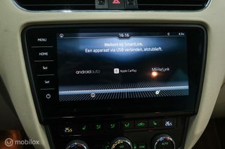 Škoda Octavia Combi 1.4 TSI 150 pk | Panorama | Trekhaak | LED lampen | Leder alcantara | Canton audio | Ambiance verlichting | Camera | Apple