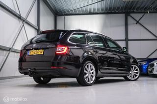 Škoda Octavia Combi 1.4 TSI 150 pk | Panorama | Trekhaak | LED lampen | Leder alcantara | Canton audio | Ambiance verlichting | Camera | Apple