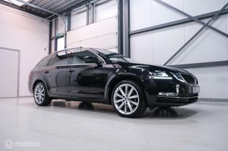 Škoda Octavia Combi 1.4 TSI 150 pk | Panorama | Trekhaak | LED lampen | Leder alcantara | Canton audio | Ambiance verlichting | Camera | Apple