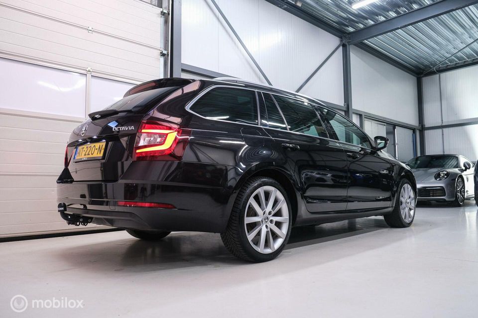 Škoda Octavia Combi 1.4 TSI 150 pk | Panorama | Trekhaak | LED lampen | Leder alcantara | Canton audio | Ambiance verlichting | Camera | Apple