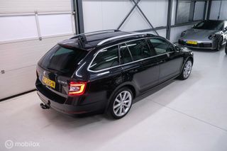 Škoda Octavia Combi 1.4 TSI 150 pk | Panorama | Trekhaak | LED lampen | Leder alcantara | Canton audio | Ambiance verlichting | Camera | Apple