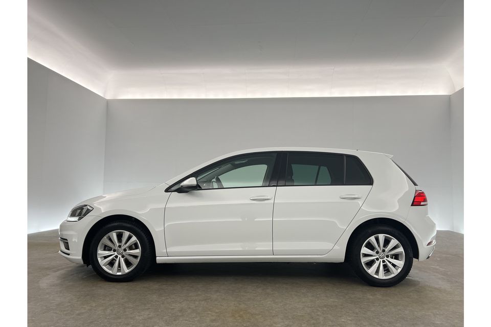 Volkswagen Golf 1.0 TSI ACC Clima Carplay Cruise Parkeersensoren Navi 16"LMV