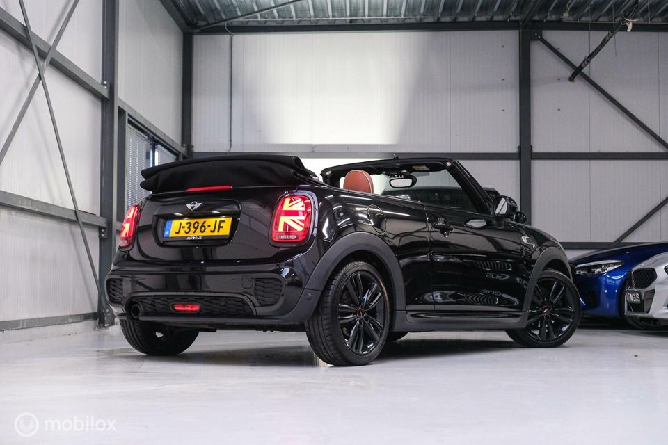 MINI Cabrio 1.5 Cooper Chili JCW | 160 pk | Black pack | Chesnut brown leather | Led | Stoelverwarming | Navipro |