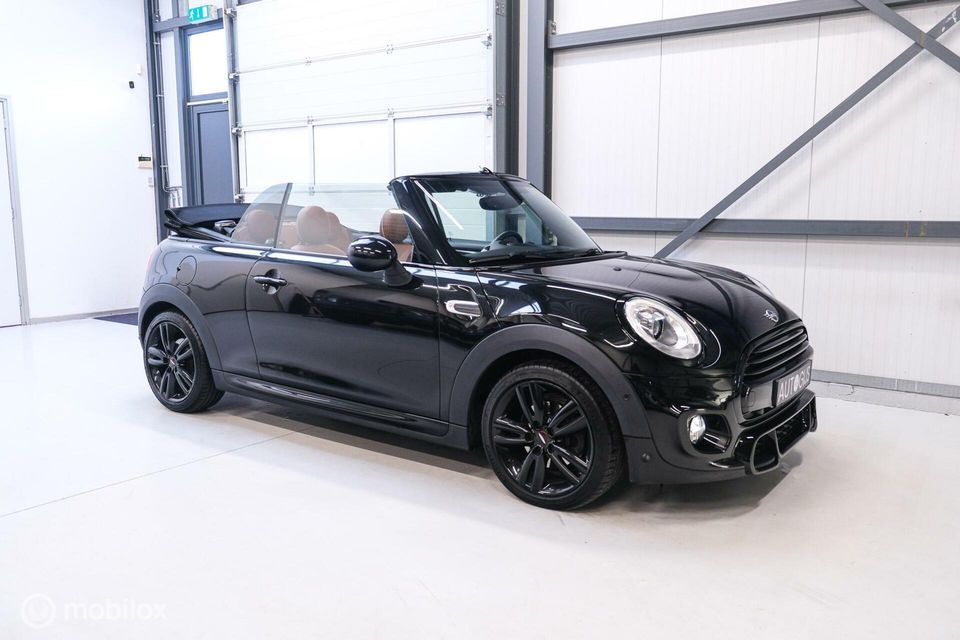 MINI Cabrio 1.5 Cooper Chili JCW | 160 pk | Black pack | Chesnut brown leather | Led | Stoelverwarming | Navipro |