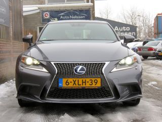 Lexus IS 300h F Sport Edition DEALER ONDERHOUDEN | 18 INCH SPORTVELGEN | NAVI | STOELVERWARMING | ELEK STOELVERSTELLING | CLIMA |