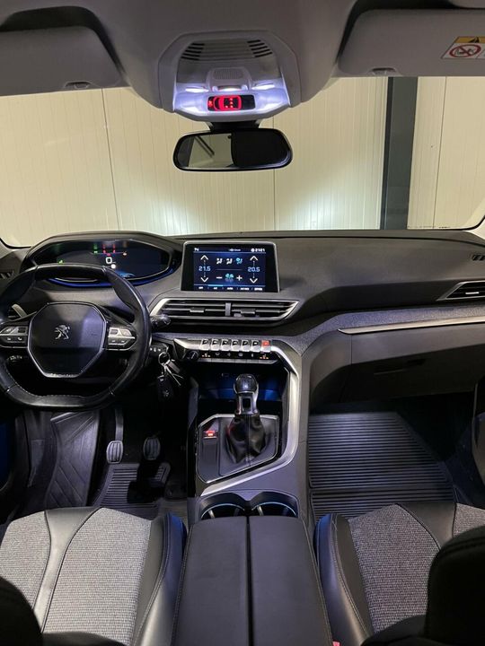 Peugeot 3008 Allure Virtual Carplay PDC Stoelverwarming LED