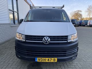 Volkswagen Transporter 2.0 TDI L1H1 Comfortline / vaste prijs rijklaar € 16.950 ex btw / lease vanaf € 311 / Bott ingerichte laadruimte / airco / cruise / imperial / trekhaak 2200 kg ! / euro 6