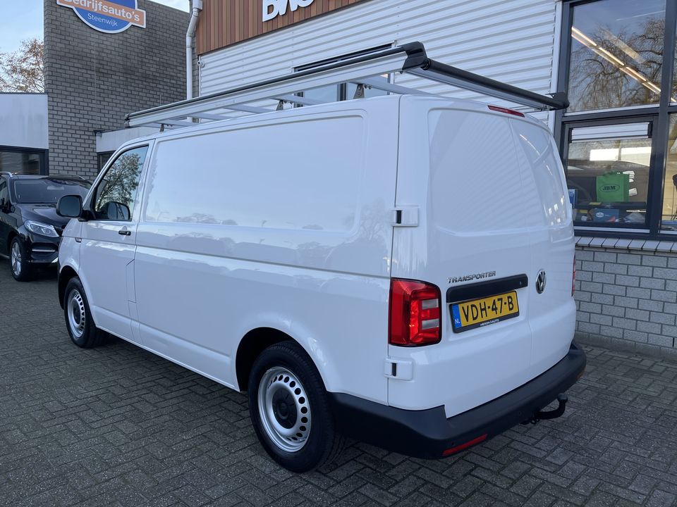 Volkswagen Transporter 2.0 TDI L1H1 Comfortline / vaste prijs rijklaar € 16.950 ex btw / lease vanaf € 311 / Bott ingerichte laadruimte / airco / cruise / imperial / trekhaak 2200 kg ! / euro 6