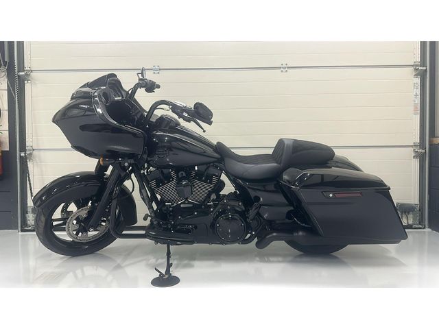 Harley Davidson 103 FLTRXS Road Glide Special Black Out