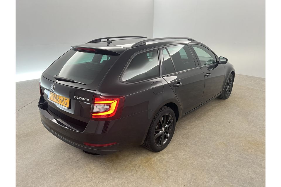 Škoda Octavia 1.5 TSI Greentech Sport Business 150PK DSG Automaat Carplay LED Clima Cruise Navi PDC 17''LMV