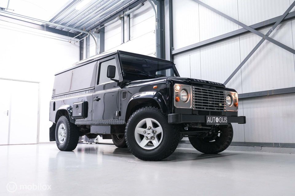 Land Rover Defender 2.4 TD 110 | Airco | BTW auto | Origineel NL | SVX | NAP | Commercial | ASS stoelen | Trekhaak | 60th anniversary | X Tech |