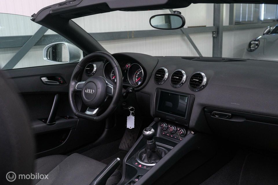 Audi TT Roadster 2.0 TFSI 200 pk | youngtimer | stoelverwarming | handbak | cabriolet |