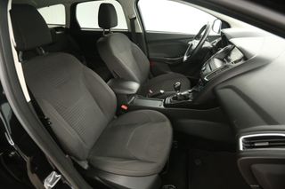 Ford Focus 1.0 Titanium Clima Cruise LED Parkeersensoren Navigatie 18"LMV