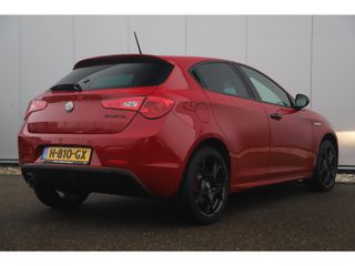 Alfa Romeo Giulietta 1.6 JTDm Sport Automaat 18 inch LMV Rosso Alfa Navigatie Clima Cruise Stoelverwarming Parkeersensor