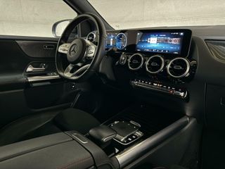 Mercedes-Benz B-Klasse 180 AMG Pano CarPlay Camera Widescreen NAP