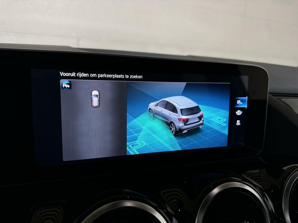 Mercedes-Benz B-Klasse 180 AMG Pano CarPlay Camera Widescreen NAP