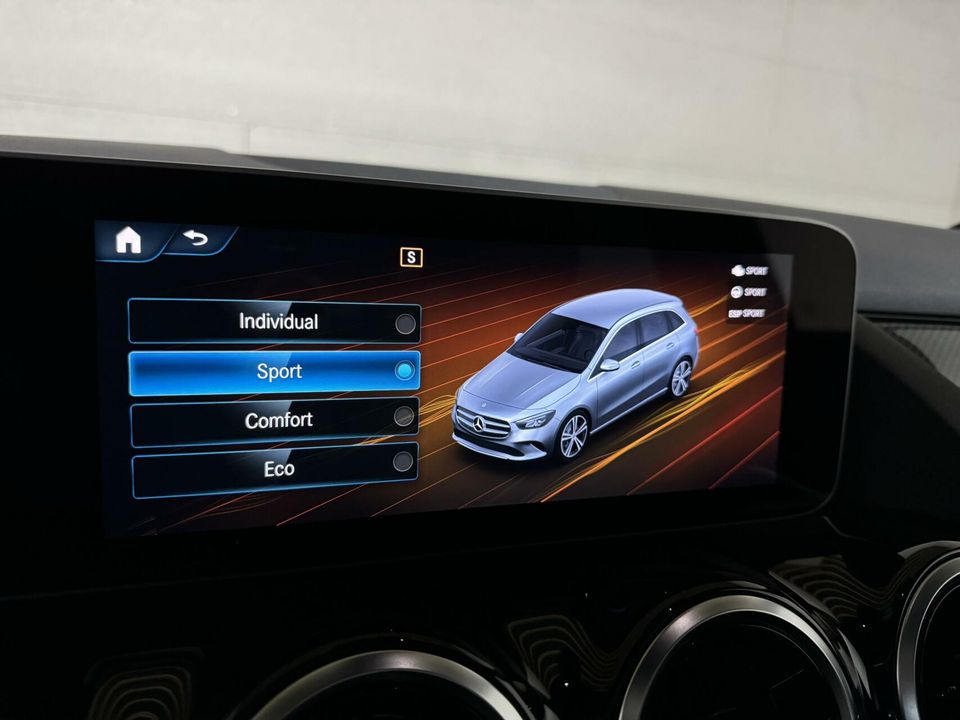 Mercedes-Benz B-Klasse 180 AMG Pano CarPlay Camera Widescreen NAP