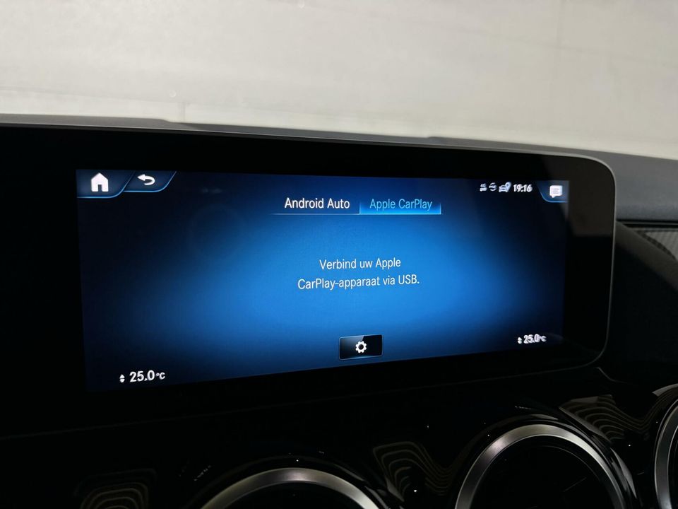 Mercedes-Benz B-Klasse 180 AMG Pano CarPlay Camera Widescreen NAP