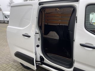 Opel Combo 1.6D L1H1 Edition / vaste prijs rijklaar € 10.950 ex btw / lease vanaf € 200 / euro 6 diesel / airco / cruise / schuifdeur / navigatie / pdc achter !