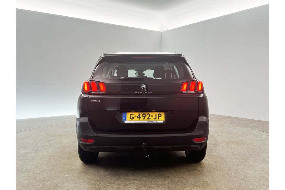 Peugeot 5008 1.2 PureTech Automaat 7 Persoons Camera Clima Cruise Virtual Trekhaak PDC Navi LED 17"LMV