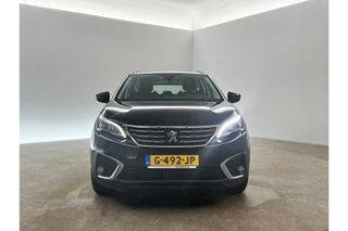 Peugeot 5008 1.2 PureTech Automaat 7 Persoons Camera Clima Cruise Virtual Trekhaak PDC Navi LED 17"LMV