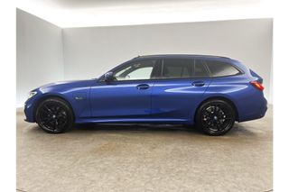 BMW 3-serie 320e Touring X-Drive M-Sport Automaat 238PK Sfeer Pano Clima LED Cruise Camera Carplay Navi Trekhaak Virtual Stoelverwarming  PDC