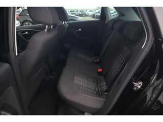 Volkswagen Polo 1.4 TDI Comfortline Lounge 15 inch LMV Navigatie Clima Cruise Bluetooth Getint Glas Parkeersensor