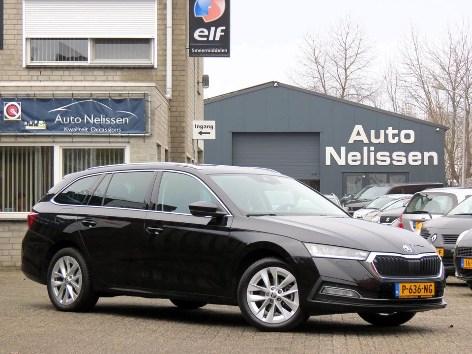 Škoda Octavia Combi 1.0 TSI Business Edition Plus | DIGITAAL DASH | SFEERVERLICHTING | KEYLESS ENTRY | APPLE CARPLAY | STOELVERW |