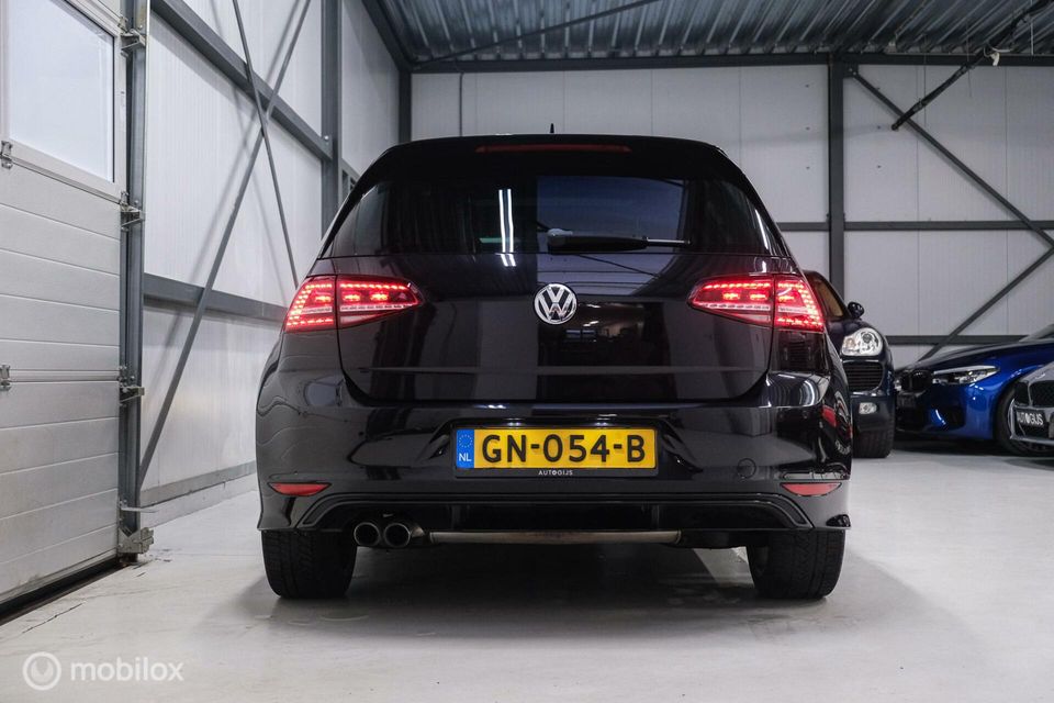 Volkswagen Golf 1.4 TSI R-Line DSG 122 pk | Schuifdak | Navi | Stoelverwarming | LED | A-Z onderhouden | 2e eig | flippers | xenon | pdf | Sport