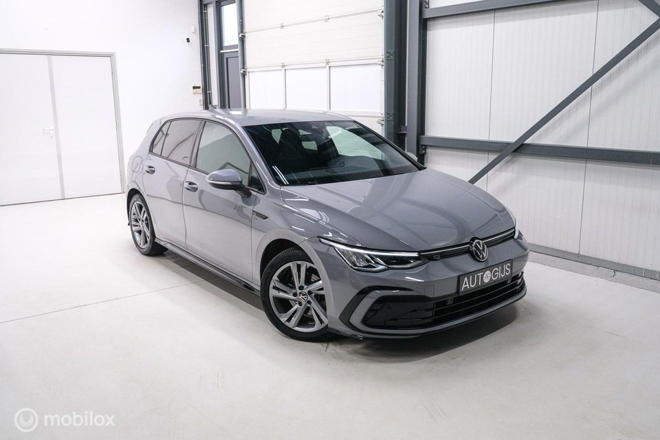 Volkswagen Golf 1.5 eTSI R-Line | Moonstone Grey | Led | Sportstoelen | Ambiance verlichting | incl BTW | lease mogelijk |