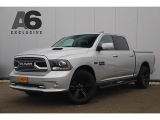 Dodge Ram 1500 5.7 V8 4x4 Quad Cab 6'4 Laramie Silver / Black Trekhaak Schuifdak Leder Alpine Sound 20 inch LMV Stuur & Stoelverwarming 3500KG Trekgewicht