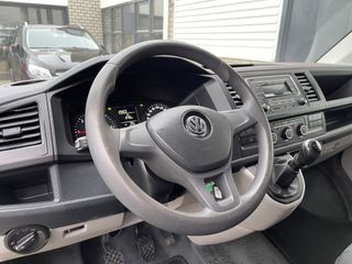 Volkswagen Transporter 2.0 TDI L1H1 Comfortline / vaste prijs rijklaar € 17.950 ex btw / Bott ingerichte laadruimte / lease vanaf € / airco / cruise / imperial / euro 6 diesel / trekhaak !