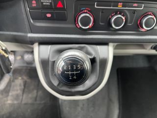 Volkswagen Transporter 2.0 TDI L1H1 Comfortline / vaste prijs rijklaar € 17.950 ex btw / Bott ingerichte laadruimte / lease vanaf € / airco / cruise / imperial / euro 6 diesel / trekhaak !