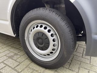 Volkswagen Transporter 2.0 TDI L1H1 Comfortline / vaste prijs rijklaar € 17.950 ex btw / Bott ingerichte laadruimte / lease vanaf € / airco / cruise / imperial / euro 6 diesel / trekhaak !